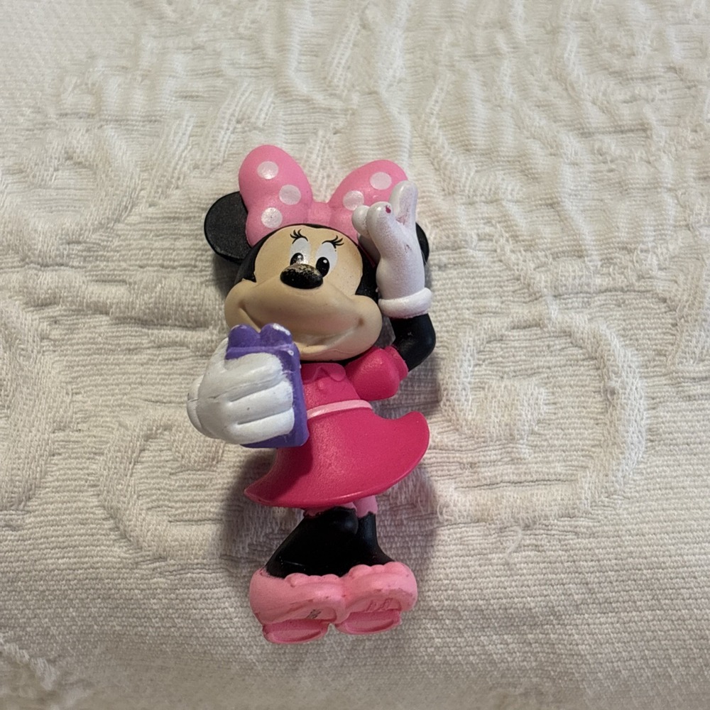 Disney Figurine 2" Minnie Mouse Selfie Phone Toy Figure